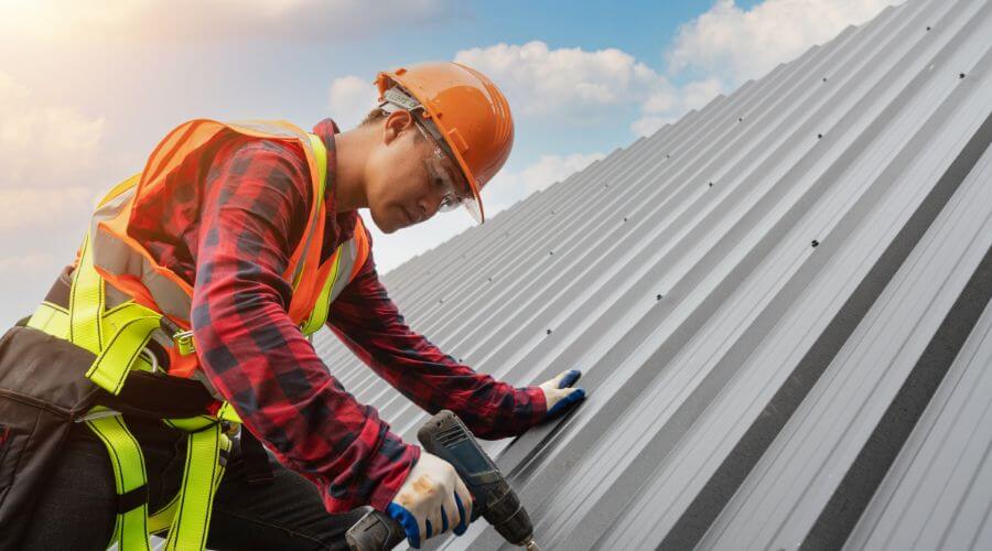 Professional Emergency Roof Repairs services in Looneyville, WV